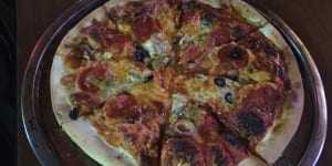 Lakeview Lounge Pizza