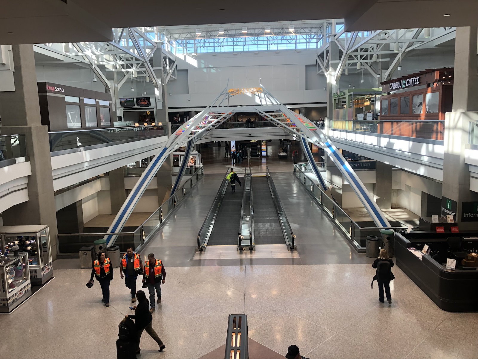 Center of Concourse B 5280 Lounge