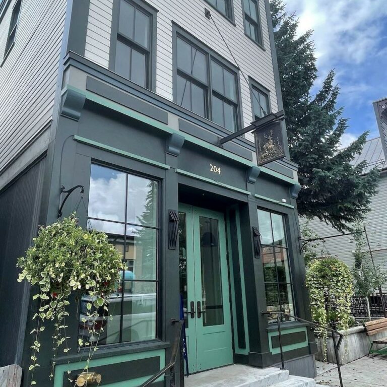 The Best Bars in Crested Butte, CO