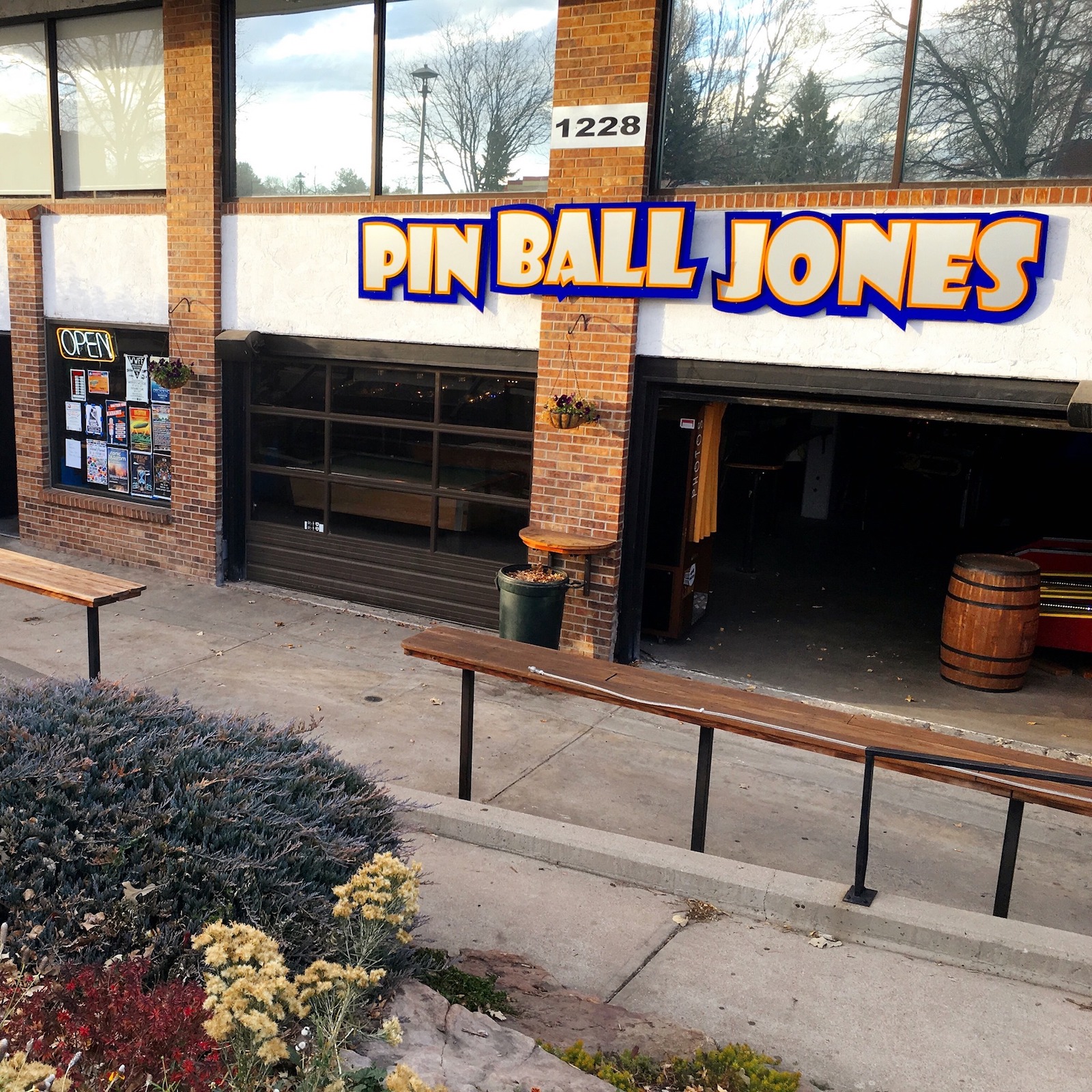 Pinball Jones, Colorado